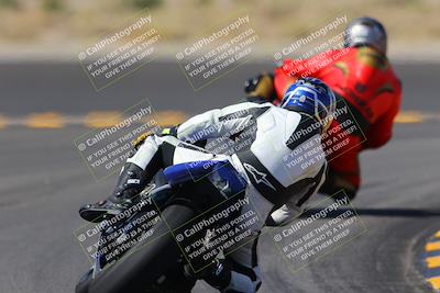 media/Oct-08-2022-SoCal Trackdays (Sat) [[1fc3beec89]]/Turn 11 Backside (1145am)/